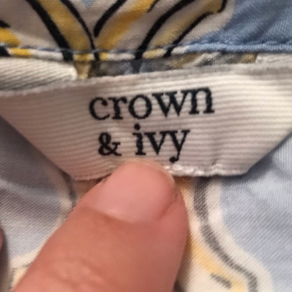 Super cute crown ivy tank top medium - Picture 2 of 2